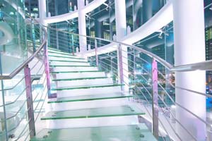 Stainless steel balustrade with wire rope infills